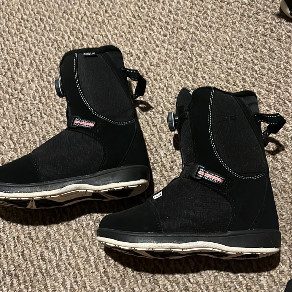 Head JR BOA snowboarding boots